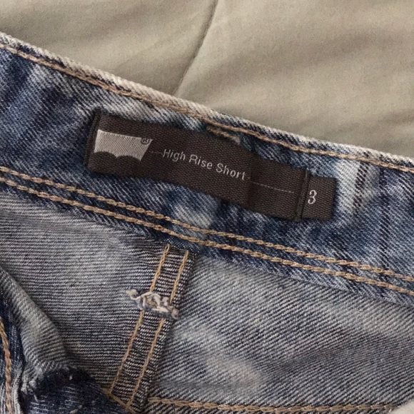 Levi’s Short - Picture 3 of 3